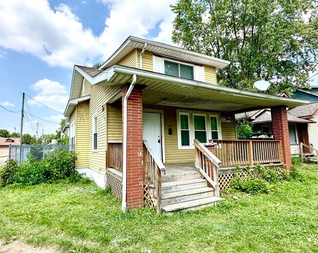 Building Photo - 1209 Laiblin Pl NE