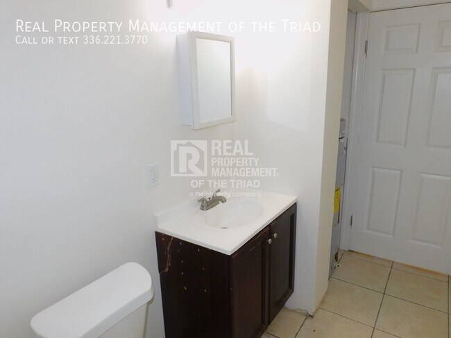 Building Photo - 2BD/1BA Apartment in Convenient Location w...