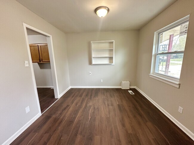 Building Photo - 3609 Ellis Ave SW