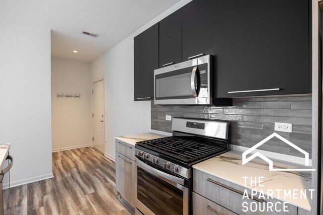 Foto del edificio - 2534 W Fullerton Ave