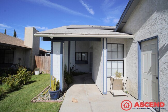 Foto del edificio - Charming Home in Southwest Bakersfield!
