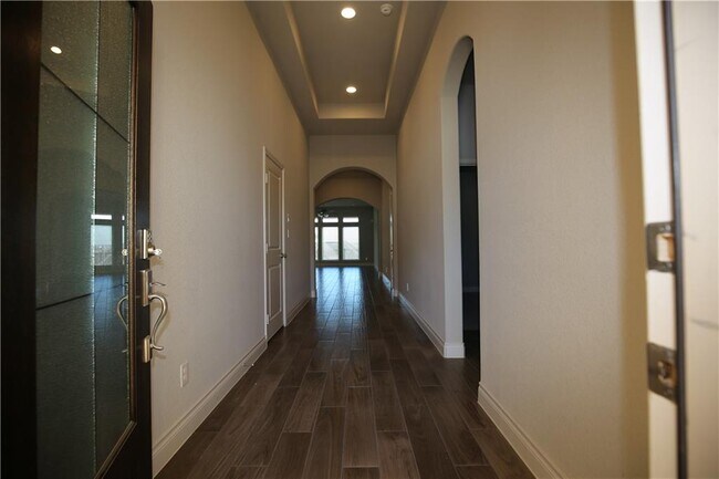 Building Photo - 500 Saturnia Cv