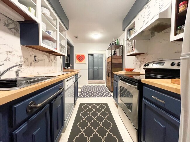 Kitchen - 400 N Haddon Ave