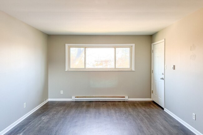 Foto del edificio - 5905 Devington Rd