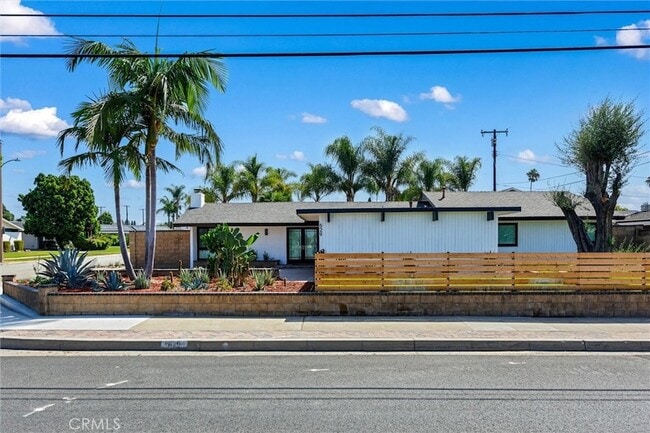 Photo - 629 S Yorba Street House
