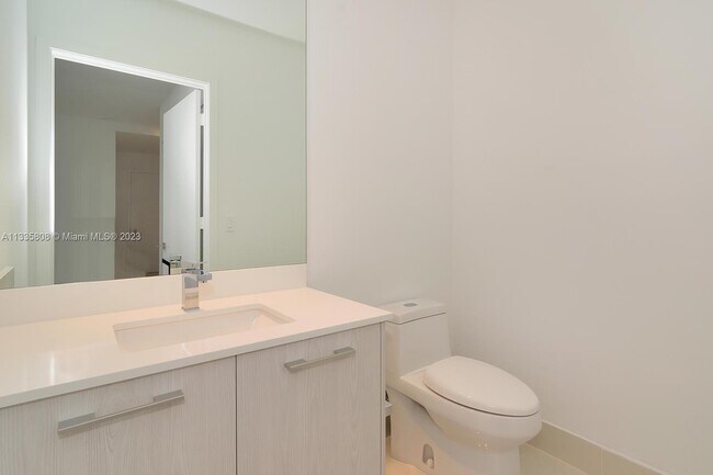 Foto del edificio - 45 SW 9th St