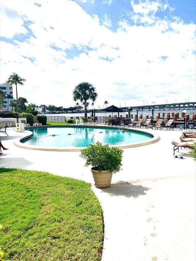 Foto principal - 2840 S Ocean Blvd