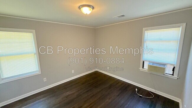 Foto del edificio - 1570 Jay Cove