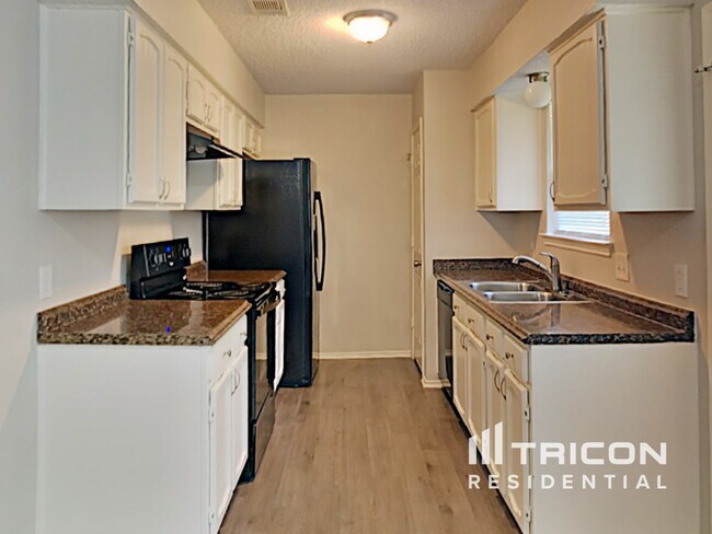 Foto del edificio - 537 Greenway Dr