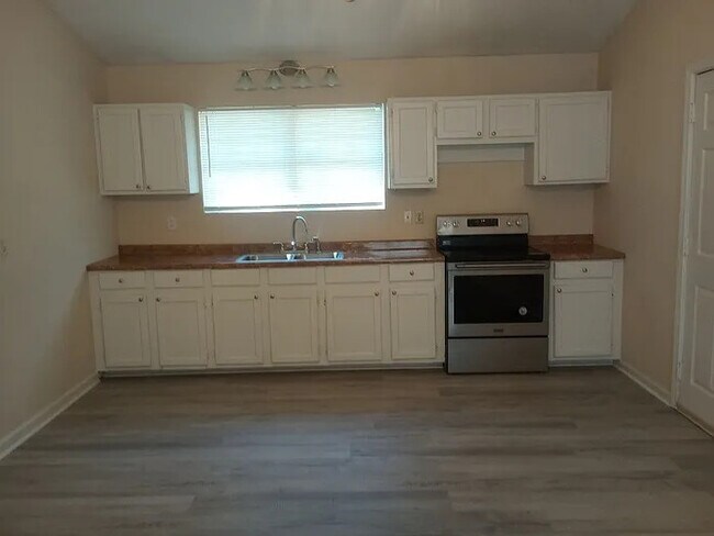 Foto del edificio - 3 Bedroom 2 Bathroom