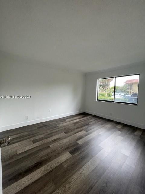 Building Photo - 321 Lakeview Dr