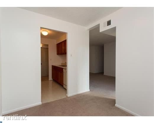 Building Photo - 2 br, 1 bath Condo - 3301 Valley Drive