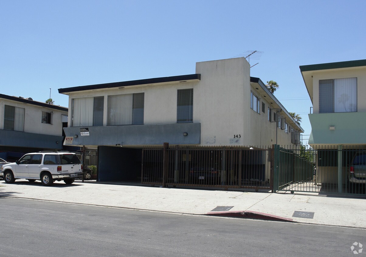 Foto del edificio - 143 N Mariposa Ave