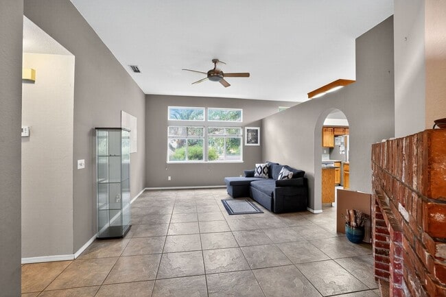 Foto del edificio - 680 Canyon Creek Way