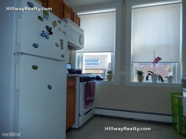 Building Photo - 69 Empire St