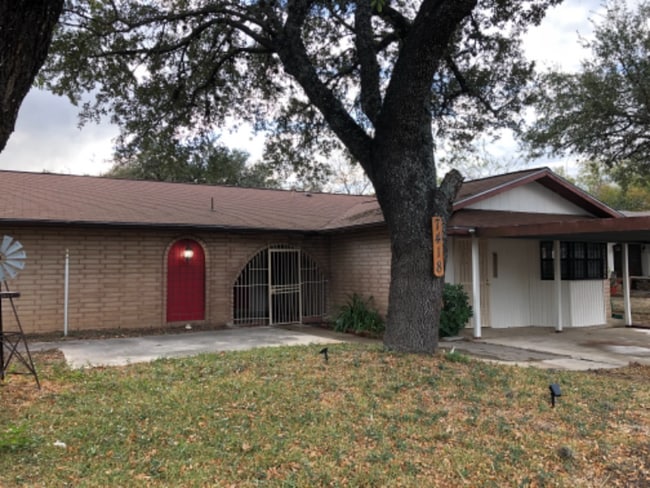 Photo - 7418 Meadow Cliff St House