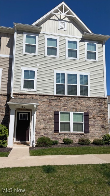 Primary Photo - 1482 Caymus Ct