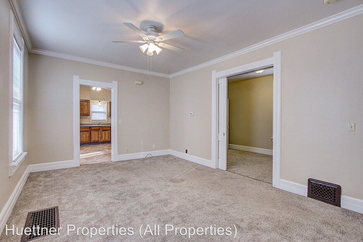 Primary Photo - 2423 N Holton St