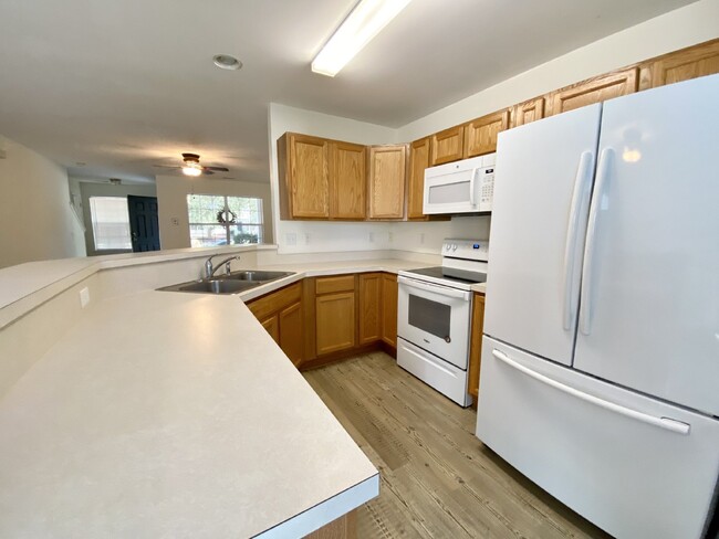 Building Photo - Mill Creek Townhome for Rent!