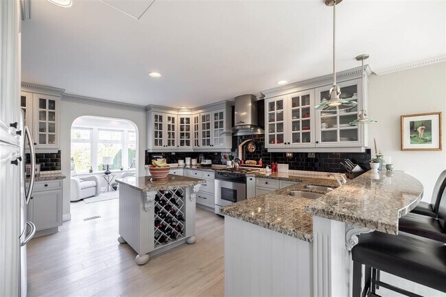 Building Photo - 15529 Semiahmoo Ave