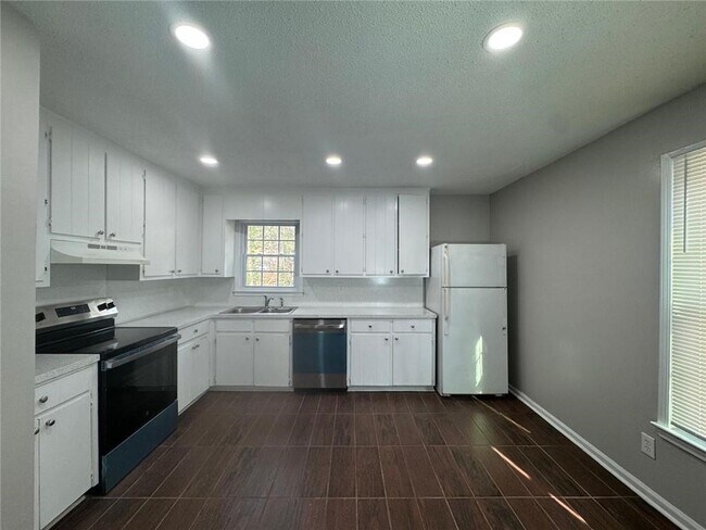 Foto del edificio - 385 Holly Ridge Dr NW