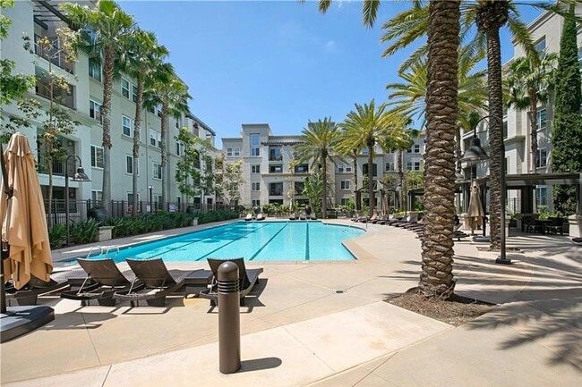 Photo - 2174 Scholarship Apartment