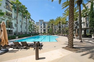 Building Photo - 2174 Scholarship