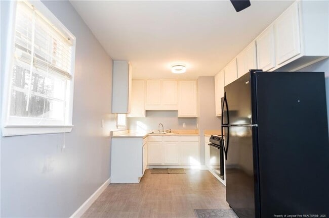 Building Photo - 3858 Red Oak Dr