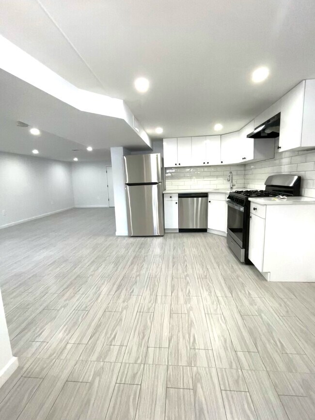kitchen - 10517 101st Rd