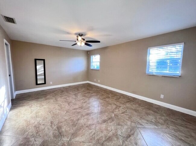 Building Photo - 4670 Herman Cir