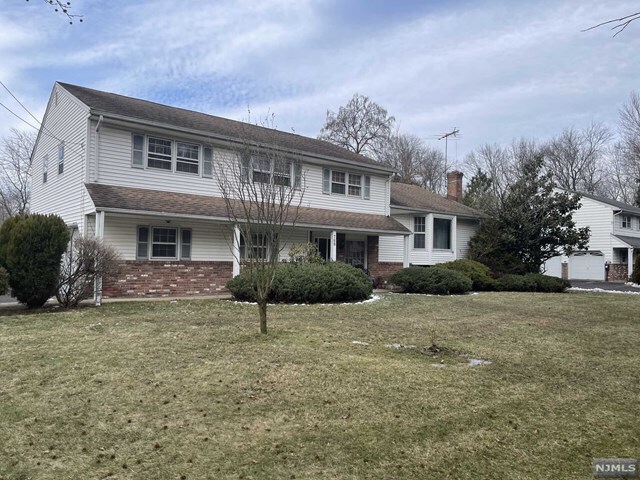Building Photo - 769 Paramus Rd