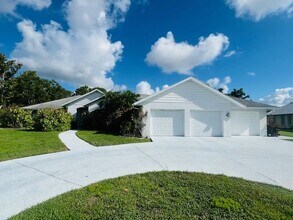 Building Photo - 5638 Country Lakes Dr