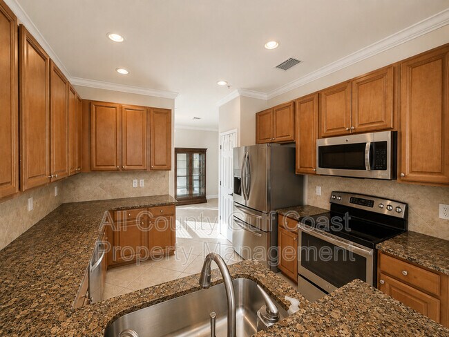 Building Photo - 211 Red Fox Ct