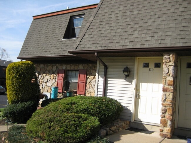 Building Photo - 440 S State St, Unit F6