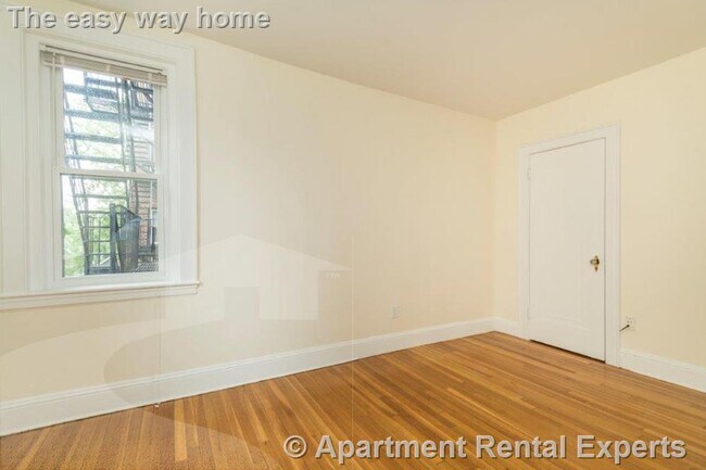 Foto del edificio - 136 Highland Ave