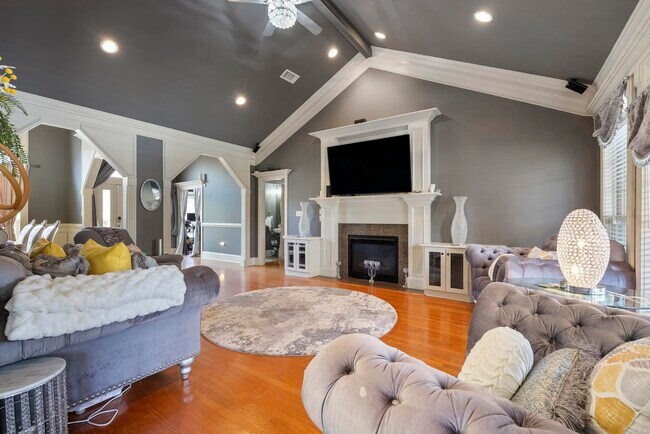 Foto del edificio - 37 Cypress Creek Dr