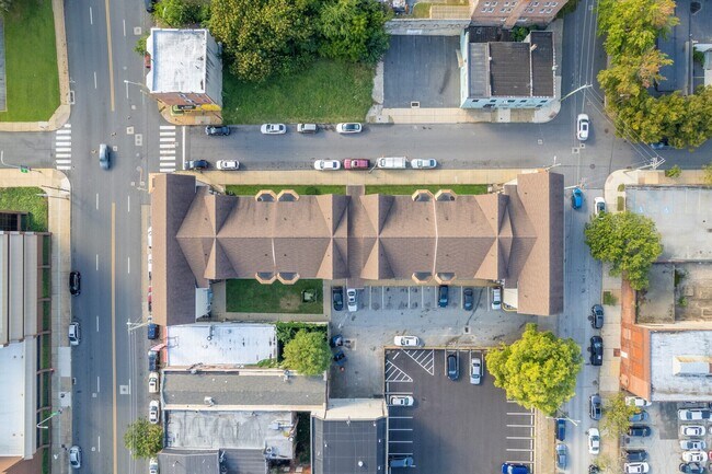 Foto del edificio - 225 W 4th St