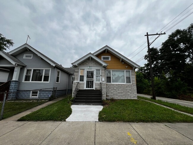 Building Photo - 346 W 113th St