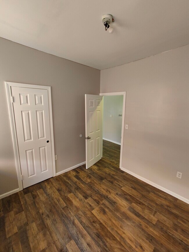 Bedroom - 28 Sanford St