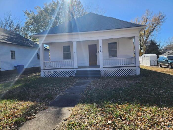 710 E 17th St, Sedalia, MO 65301 House Rental in Sedalia, MO