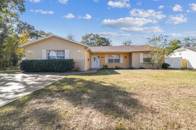 Foto del edificio - ***PRIVATE HEATED POOL*** Beautiful, Fully-Furnished 3-Bedroom Home Available April 1, 2026!   **...