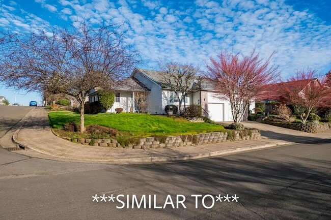 Foto del edificio - Two Bedroom Duplex in Great Neighborhood, Close to Schools! Pet Friendly!