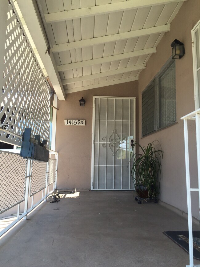 Building Photo - 14159 Moorpark St