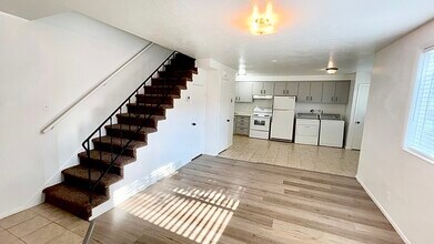Building Photo - 356 N 300 W