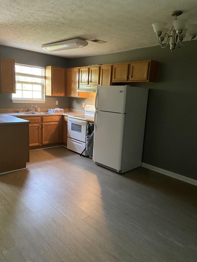 Building Photo - 2301 Filiatreau Ln