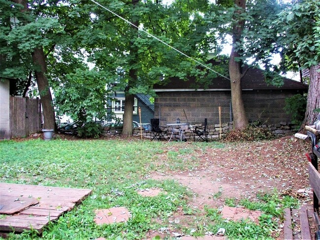 Building Photo - 27 Ridgemont St