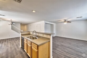 Building Photo - 577 Lapford St