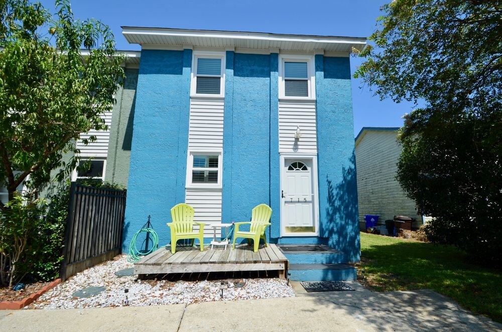 Primary Photo - 715 Davenport Drive- Mount Pleasant