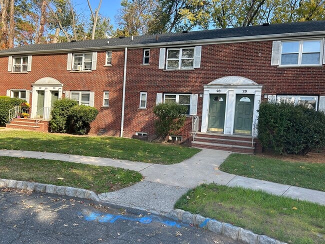 Building Photo - 4 Carolyn Ter