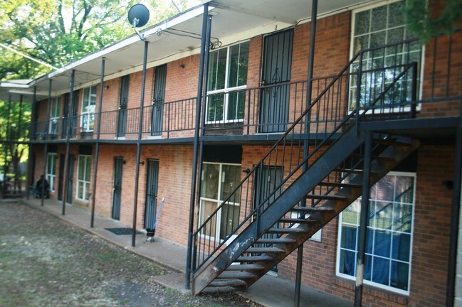Building Photo - 661 St Paul Ave